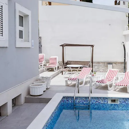 Vibe With Pool Villa
