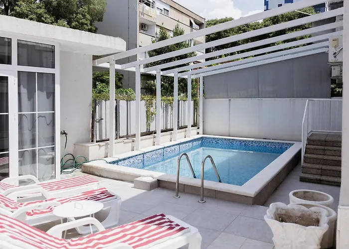 Vibe With Pool Villa Split