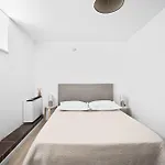 Vibe With Pool * Σπλιτ