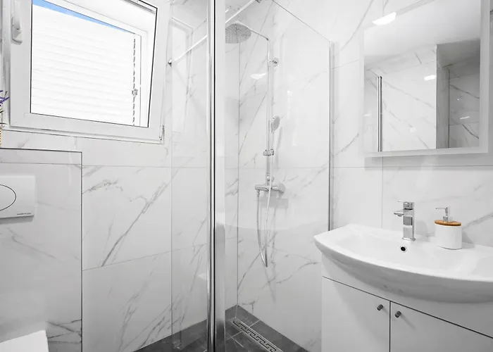 Vibe With Pool Villa Split