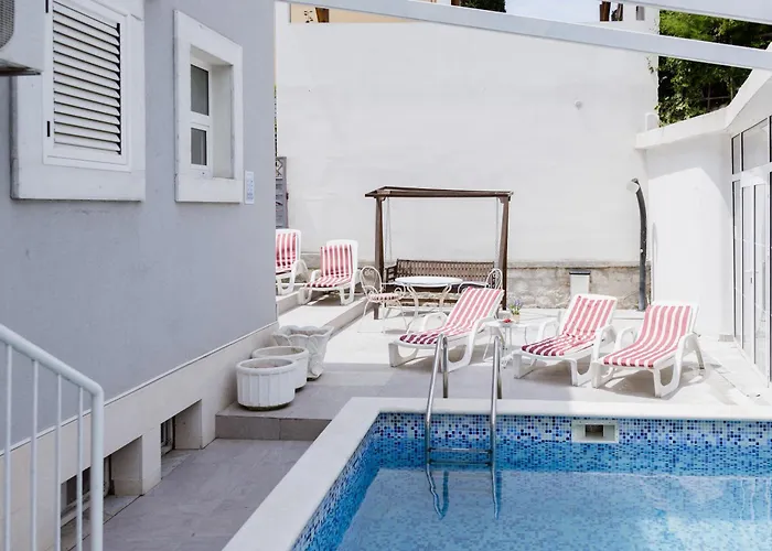 Vibe With Pool Βίλα