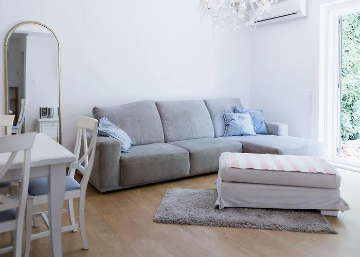 Vibe With Pool * Split